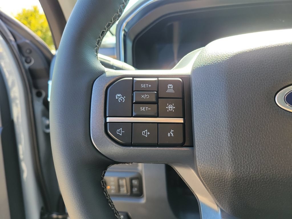 New 2026 Ford F350 Lariat w/ Black Appearance Package AWD/4WD image 17