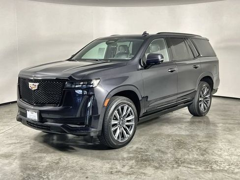 Certified 2022 Cadillac Escalade Sport w/ Touring Package AWD/4WD image 4