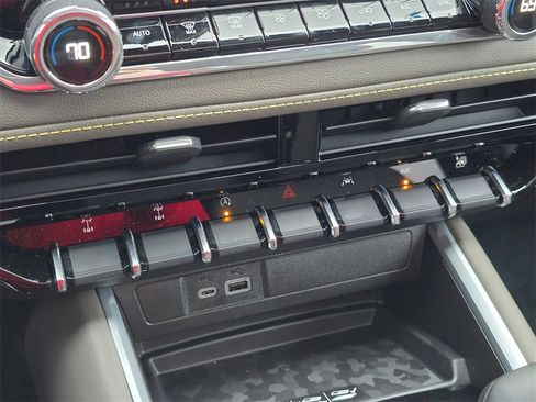 New 2026 Chevrolet Colorado ZR2 w/ Technology Package image 31