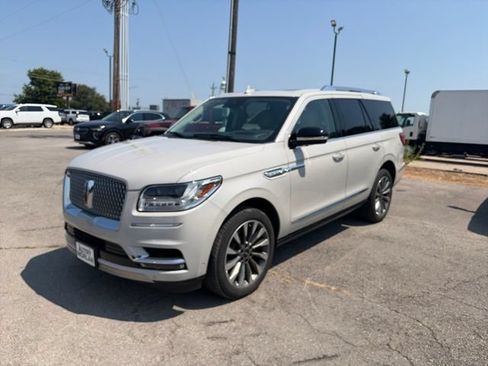 Used 2020 Lincoln Navigator Reserve w/ Luxury Package AWD/4WD image 2