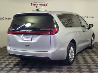 Used 2024 Chrysler Pacifica Touring-L FWD video 2