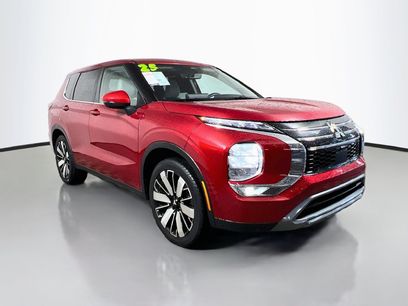 Used 2025 Mitsubishi Outlander SE