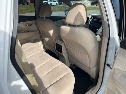 Used 2017 Nissan Murano SV image 24