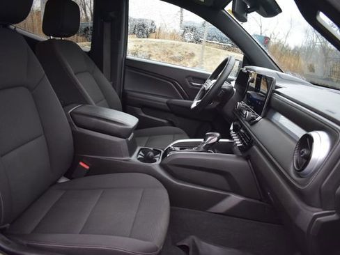 Used 2023 Chevrolet Colorado LT w/ LT Convenience Package II AWD/4WD image 14