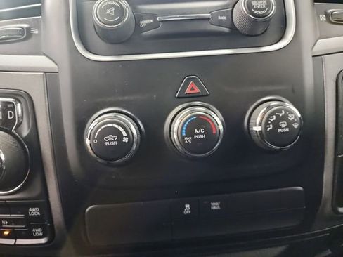 Used 2017 RAM 1500 Express image 19