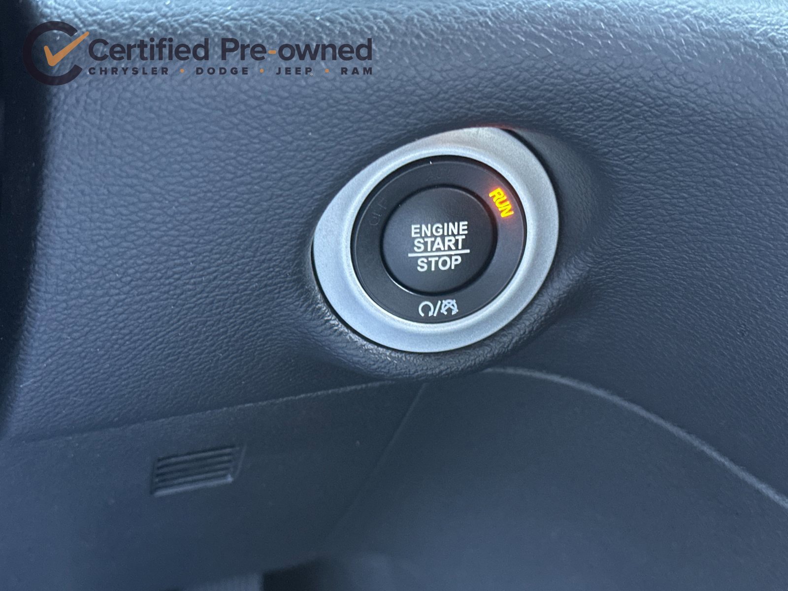 Certified 2025 Chrysler Pacifica Select FWD image 23