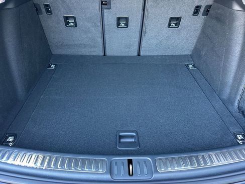 New 2026 Porsche Macan image 17