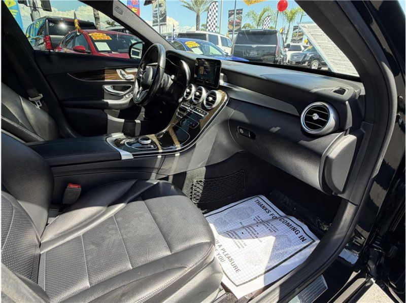 Used 2019 Mercedes-Benz C 300 Sedan image 24