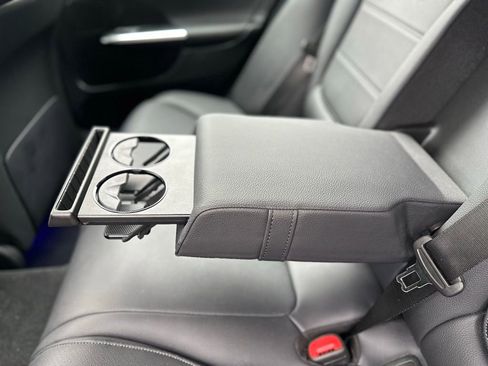 Used 2025 Mercedes-Benz C 300 Sedan image 40