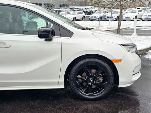 Used 2023 Honda Odyssey Sport image 6