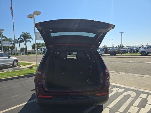 New 2025 Jeep Grand Cherokee L Altitude image 14