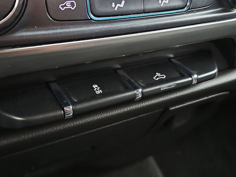 Used 2018 Chevrolet Silverado 1500 LT image 23