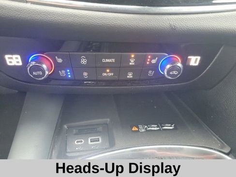 Used 2024 Buick Enclave Premium image 8