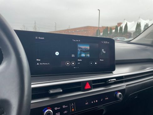 Used 2024 Kia Sorento S image 22