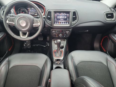 Used 2019 Jeep Compass Trailhawk w/ Cold Weather Group AWD/4WD image 17