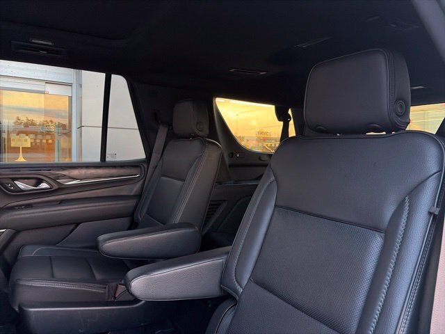 Used 2021 GMC Yukon Denali w/ Denali Premium Package RWD image 8