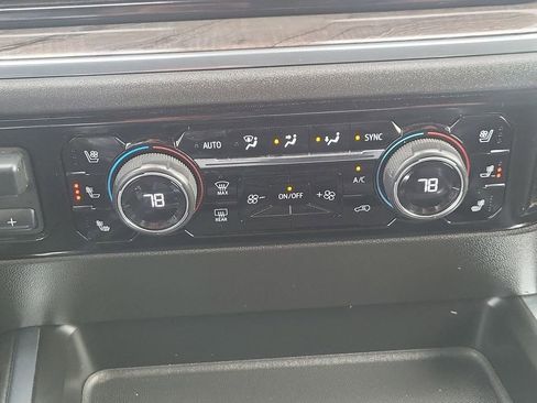 Used 2024 Chevrolet Silverado 2500 LTZ w/ LTZ Convenience Package image 41