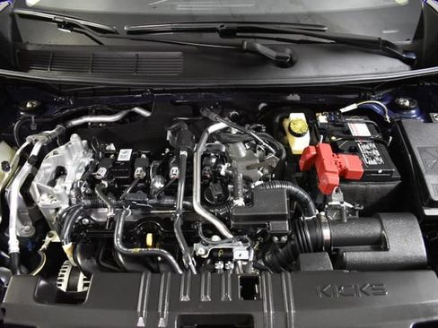 Used 2025 Nissan Kicks SV w/ SV Premium Package AWD/4WD image 33