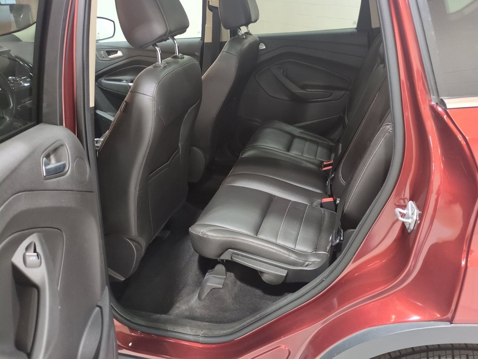 Used 2014 Ford Escape Titanium w/ Equipment Group 401A FWD image 15