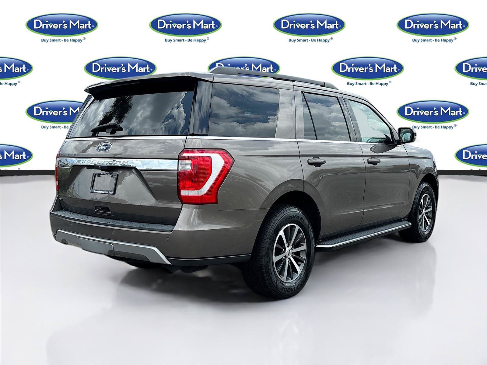 Used 2018 Ford Expedition XLT w/ Equipment Group 202A RWD image 7