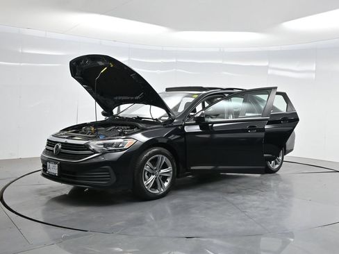 Used 2024 Volkswagen Jetta SE FWD image 44