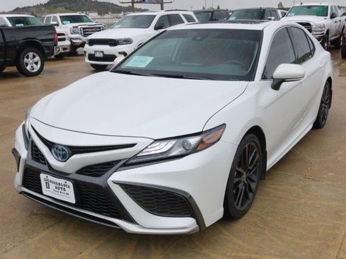 Used 2022 Toyota Camry XSE w/ Cold Weather Package FWD image 2