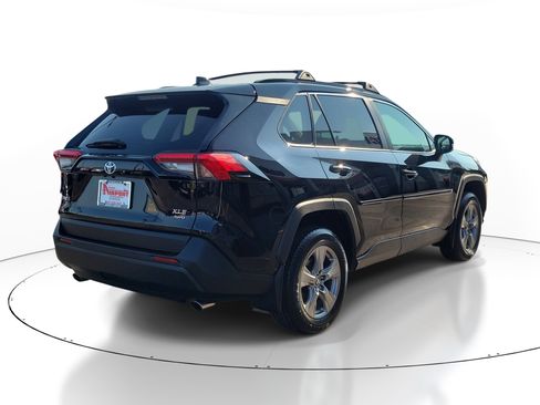 Used 2024 Toyota RAV4 XLE w/ Convenience Package AWD/4WD image 4