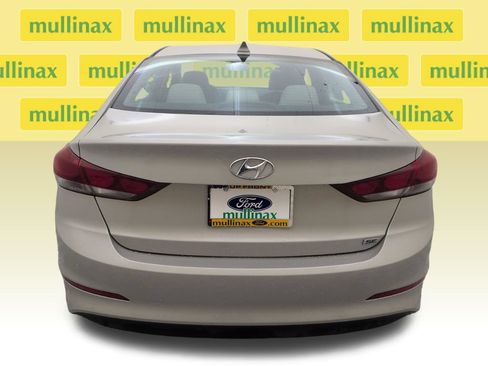 Used 2017 Hyundai Elantra SE FWD image 34