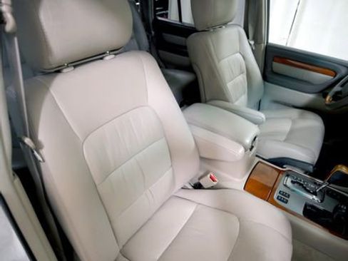 Used 2005 Lexus LX 470 4WD image 9