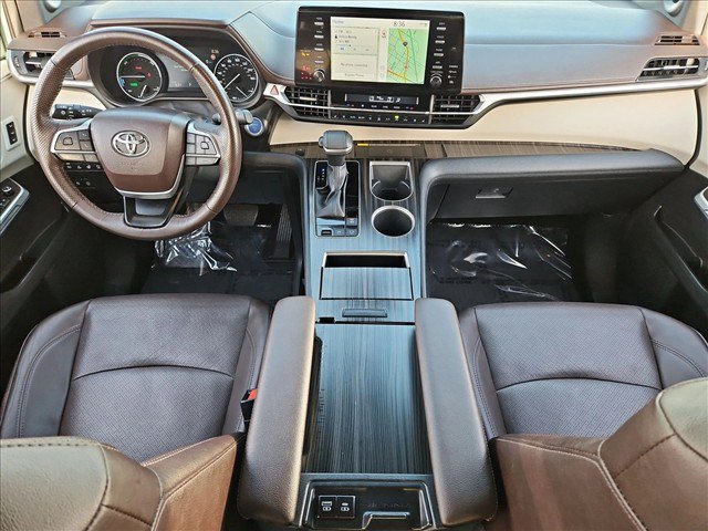 Used 2023 Toyota Sienna Platinum FWD image 20