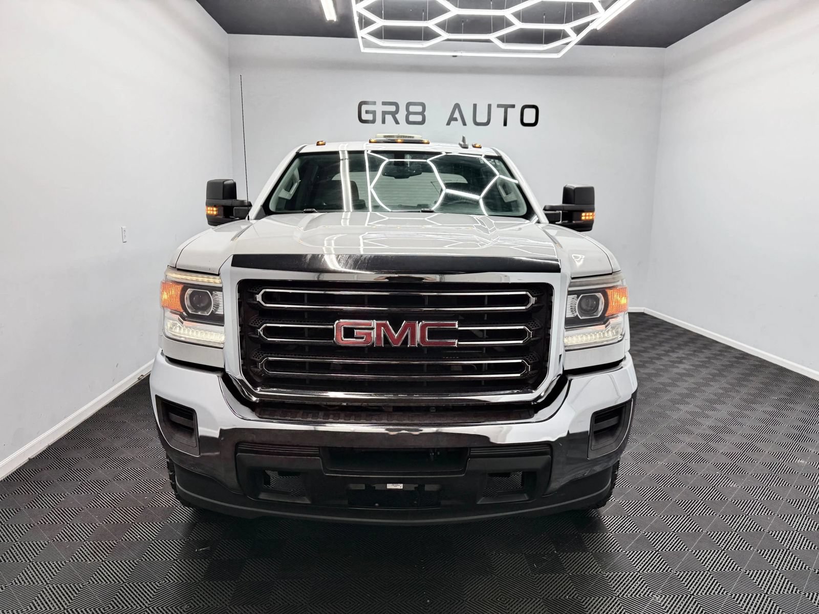 Used 2016 GMC Sierra 2500 4x4 Crew Cab w/ Sierra Convenience Package image 2