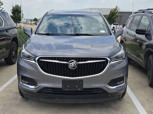 Used 2018 Buick Enclave Premium w/ Experience Buick Package FWD image 5