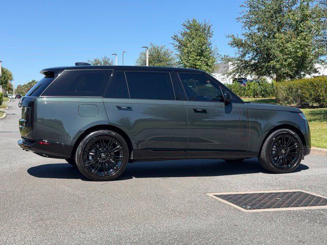Used 2025 Land Rover Range Rover Long Wheelbase SE AWD/4WD image 11