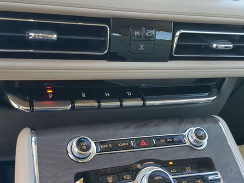 Used 2023 Lincoln Aviator Reserve w/ Elements Package Plus image 19