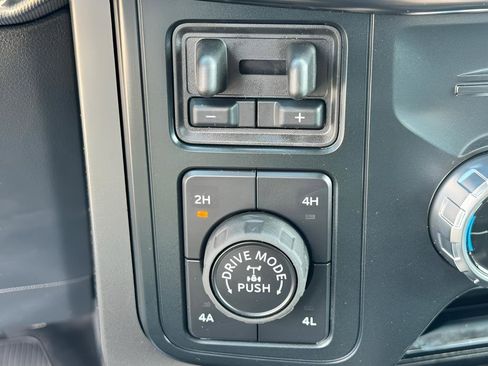 Used 2025 Ford F150 Lariat w/ Equipment Group 501A Mid image 28