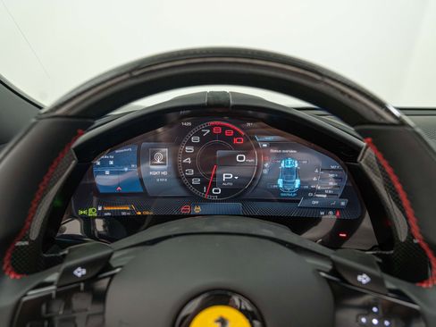 Certified 2025 Ferrari Roma Spider RWD image 41