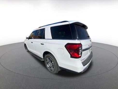 Used 2023 Ford Expedition Limited image 9