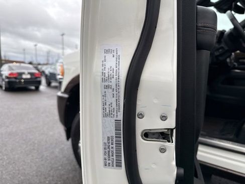 Used 2024 RAM 3500 Limited w/ Safety Group image 32