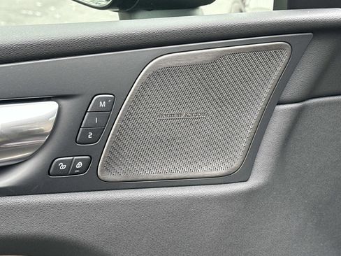 New 2026 Volvo XC60 B5 Plus w/ Climate Package PRO image 11