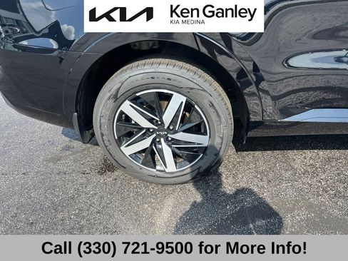 Certified 2023 Kia Sorento S FWD image 23