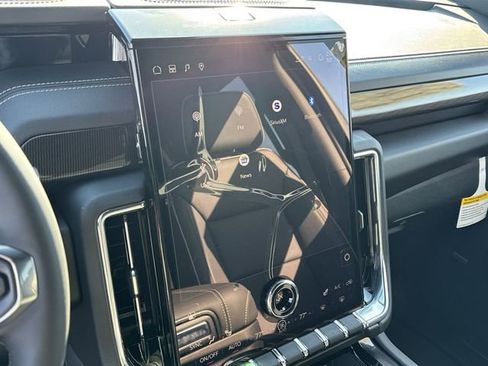 New 2026 GMC Yukon XL Elevation image 18