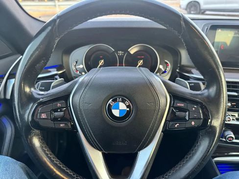 Used 2019 BMW 530i w/ Convenience Package image 32