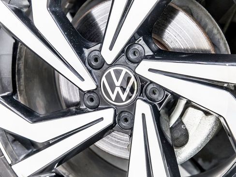 Used 2025 Volkswagen Jetta SEL FWD image 41