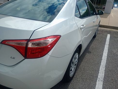 Used 2017 Toyota Corolla LE FWD image 5