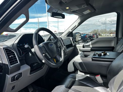 Used 2016 Ford F150 XLT w/ Equipment Group 302A Luxury AWD/4WD image 9