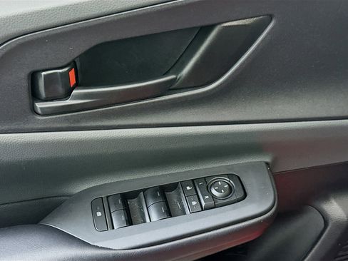 Used 2024 Toyota Prius LE image 15