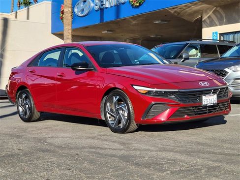 Used 2025 Hyundai Elantra Sport image 26