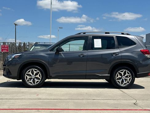 Used 2023 Subaru Forester Premium AWD/4WD image 6