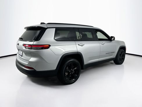 Used 2023 Jeep Grand Cherokee L Laredo RWD image 5