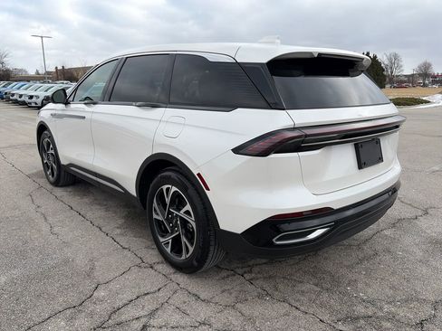 Used 2025 Lincoln Nautilus Premier image 5